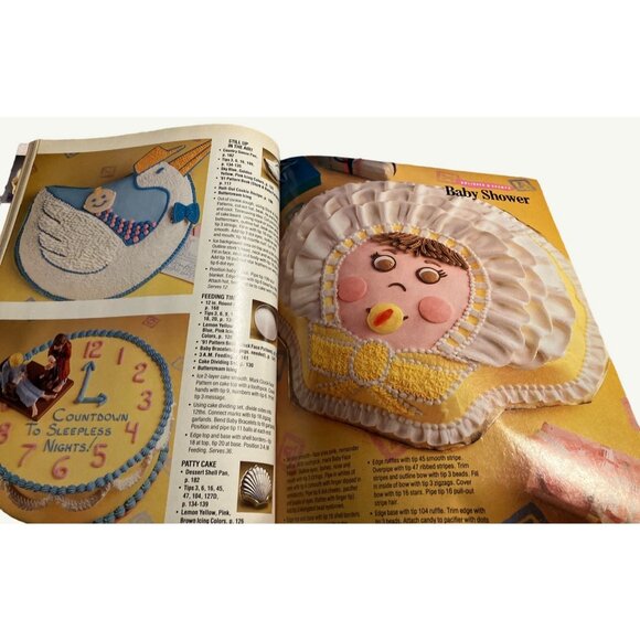 1991 Wilton Cake Decorating Yearbook - Picture 7 of 10